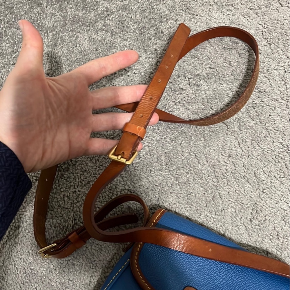 Leather crossbody bag Dooney and Bourke Blue in Leather - Picture 5 of 14